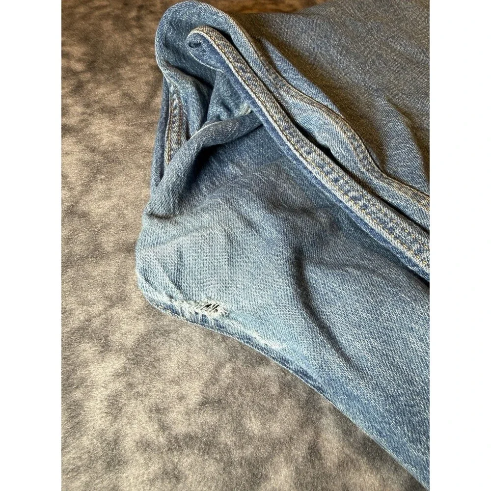 Levi's Men's 505 Blue Light Wash Straight Fit Stretch Denim Jeans 5-Pocket